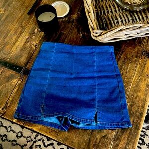 Jean skort